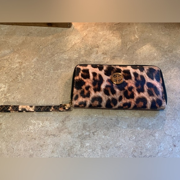 DASEIN Leopard print Ladies Wristlet Wallet PU Leather Zipped Around. NWOT - Picture 1 of 7